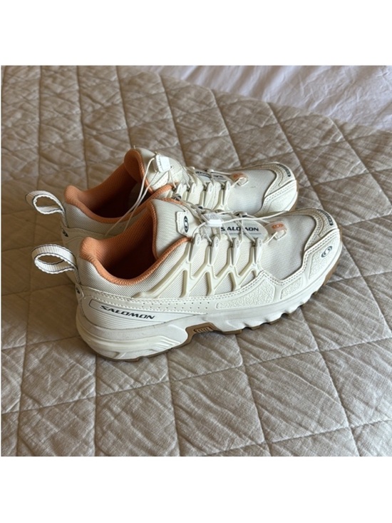 Salomon Shoes - Women’s Solomon White & Tan Sneakers Size 6.5